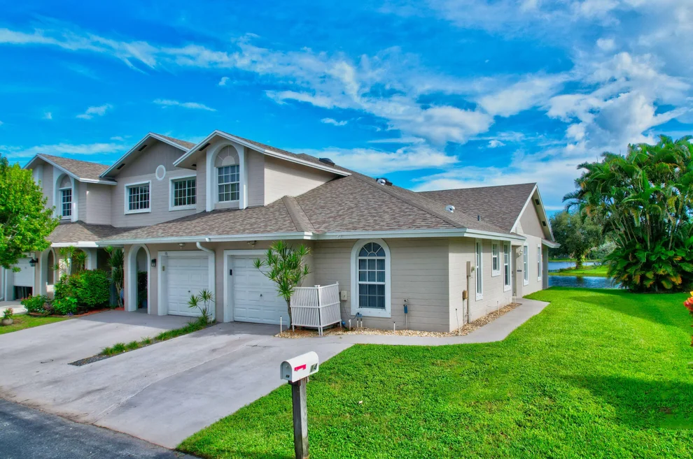 Unit for sale at 14 Desford Lane, Boynton Beach, FL 33426