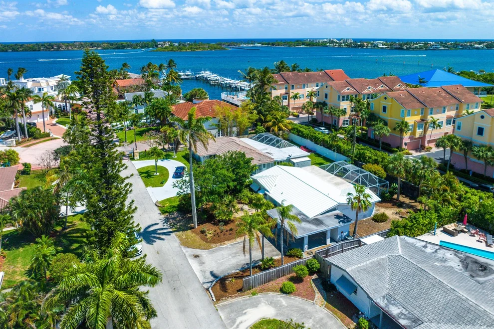 Unit for sale at 650 Las Palmas Parkway, Boynton Beach, FL 33435
