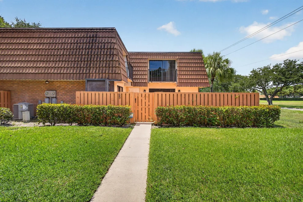 Unit for sale at 185 Charter Way, West Palm Beach, FL 33407
