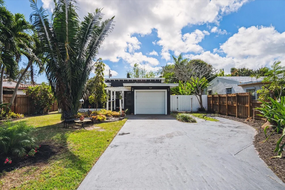 Unit for sale at 2620 Wilson Street, Hollywood, FL 33020
