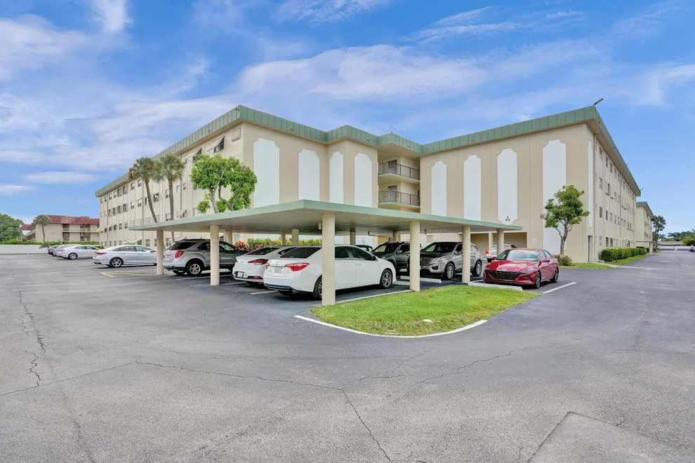 Unit for sale at 810 SE 7TH Street, Deerfield Beach, FL 33441