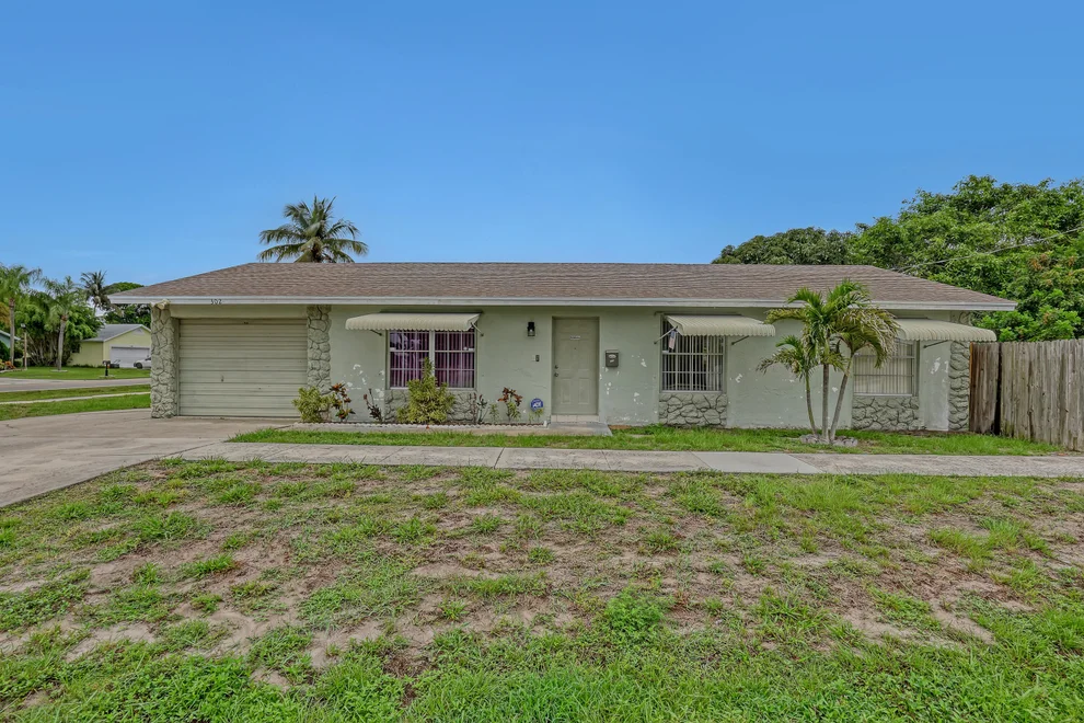 Unit for sale at 302 SW 8th Street, Boynton Beach, FL 33426