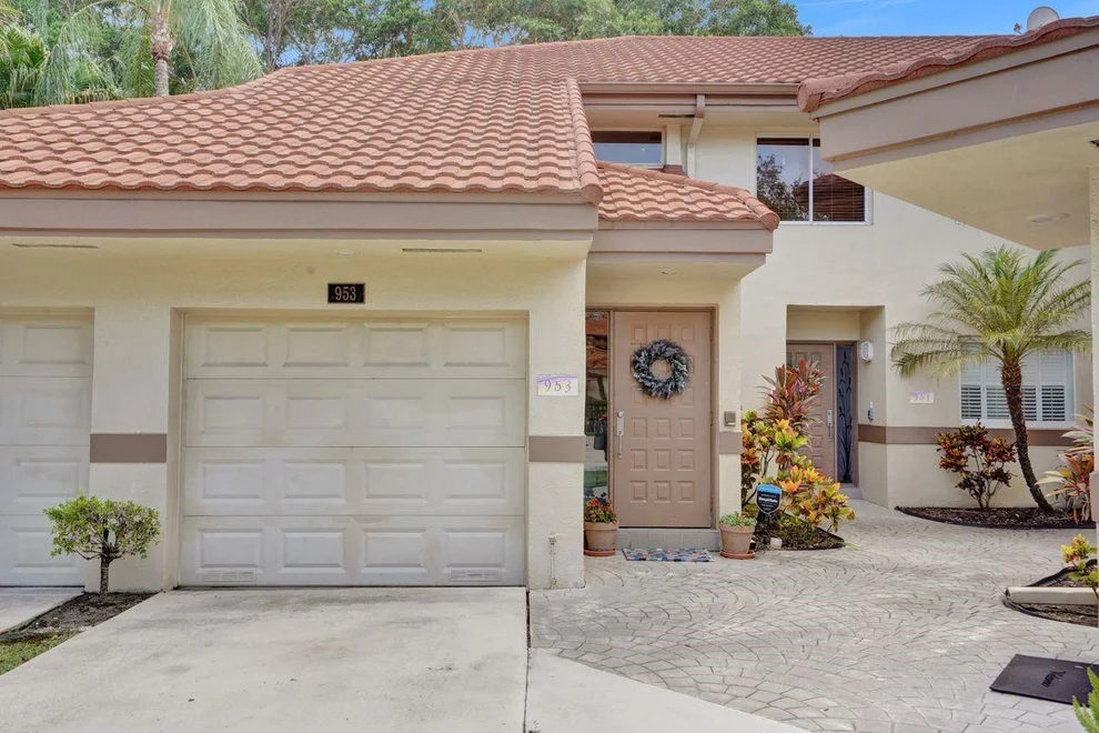 Unit for sale at 953 NW 93rd Avenue, Plantation, FL 33324