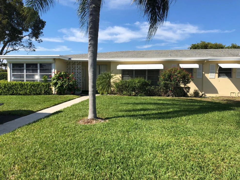 Unit for sale at 165 High Point Terrace E, Delray Beach, FL 33445