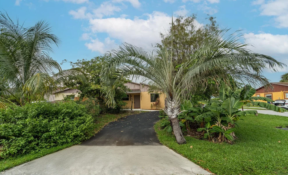 Unit for sale at 8665 Pluto Terrace, Palm Beach Gardens, FL 33403