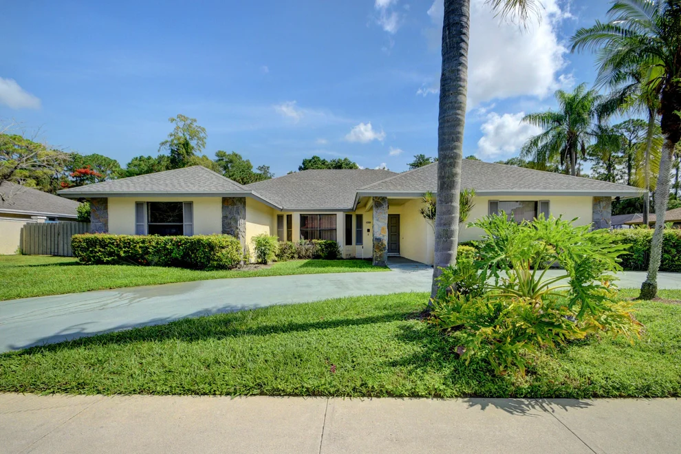 Unit for sale at 13385 La Mirada Circle, Wellington, FL 33414