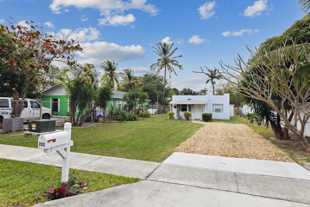Unit for sale at 222 SE 5th Street, Delray Beach, FL 33483