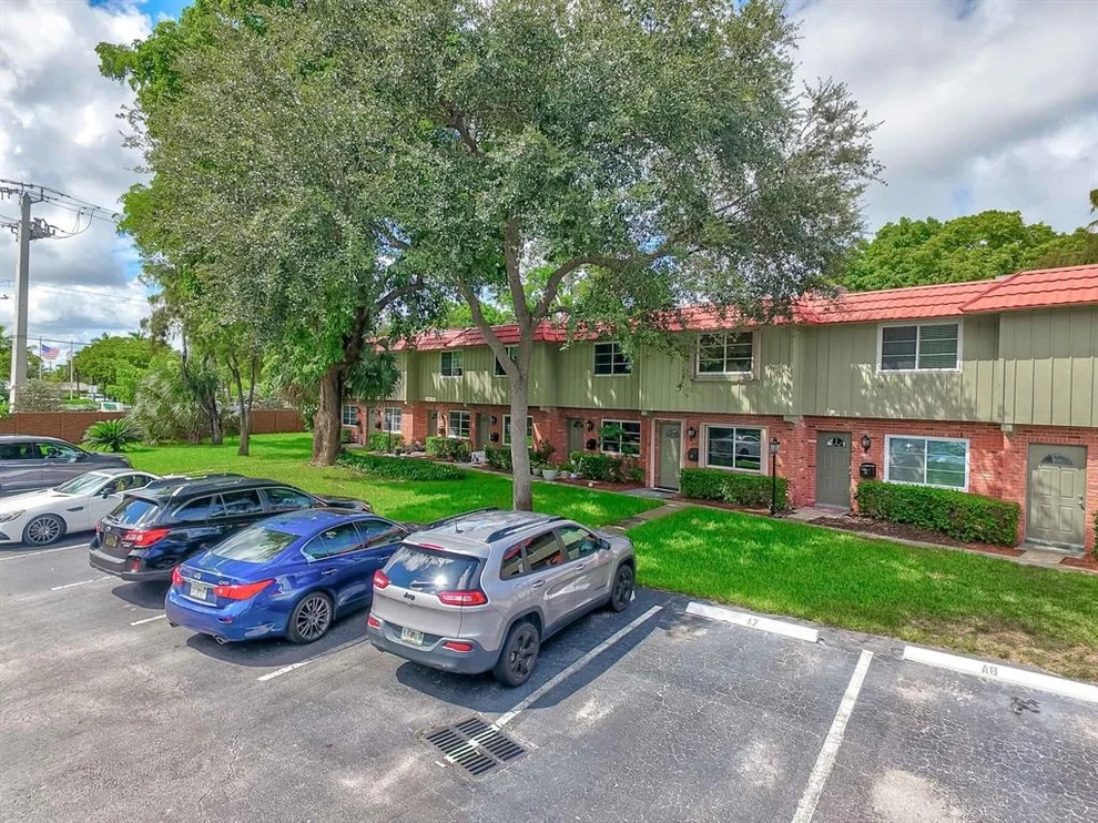 Unit for sale at 27 NE 20th Court, Wilton Manors, FL 33305