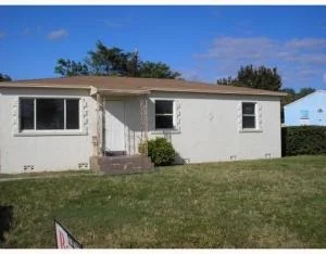 Unit for sale at 300 W 24th Street, Riviera Beach, FL 33404