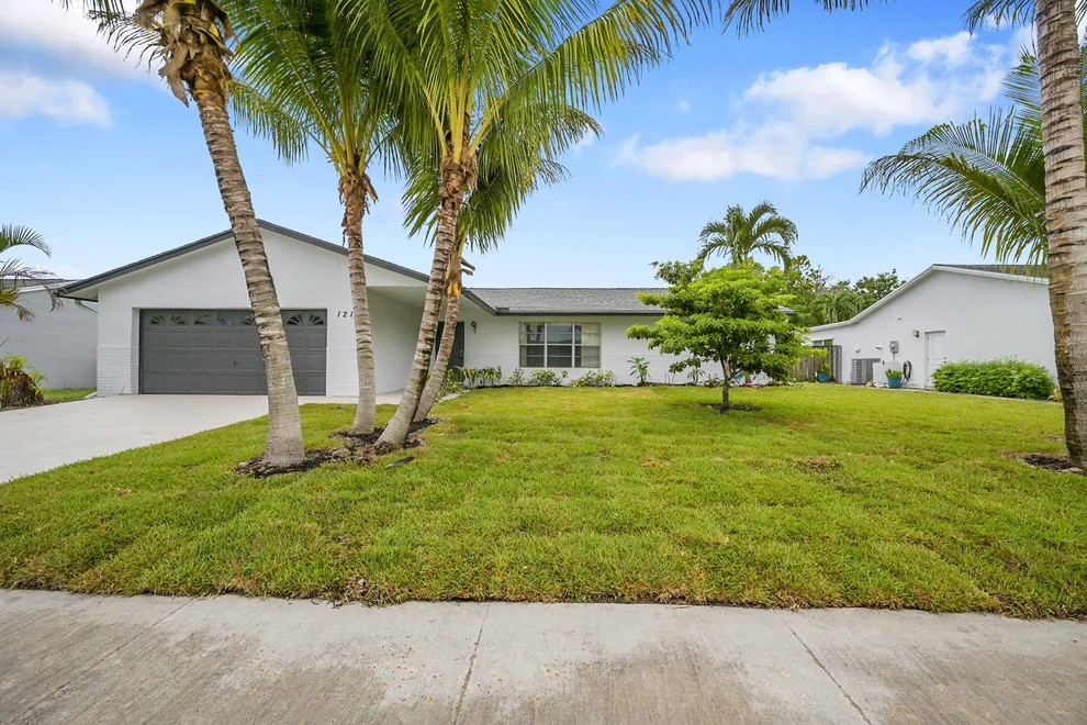 Unit for sale at 121 Puffin Court, Royal Palm Beach, FL 33411