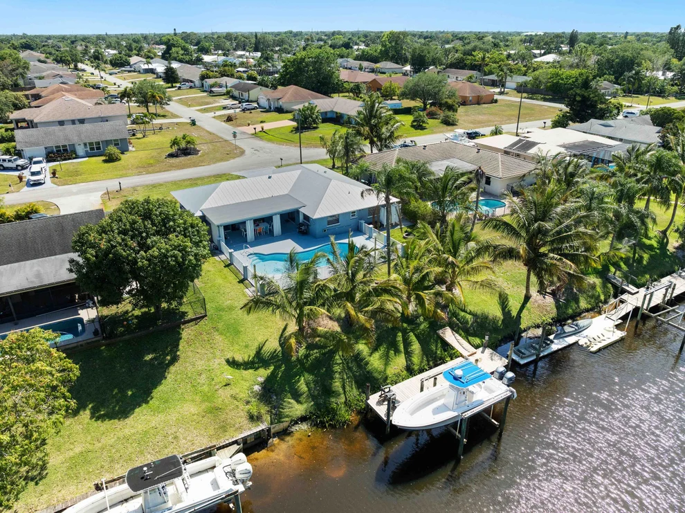 Unit for sale at 641 SE Whitmore Drive, Port St Lucie, FL 34984