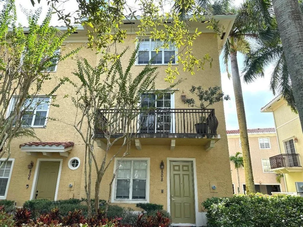 Unit for sale at 808 University Boulevard, Jupiter, FL 33458