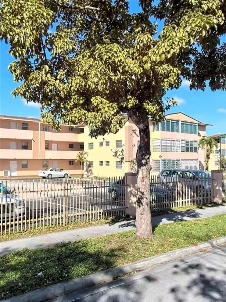 Unit for sale at 120 Royal Palm Road, Hialeah Gardens, FL 33016