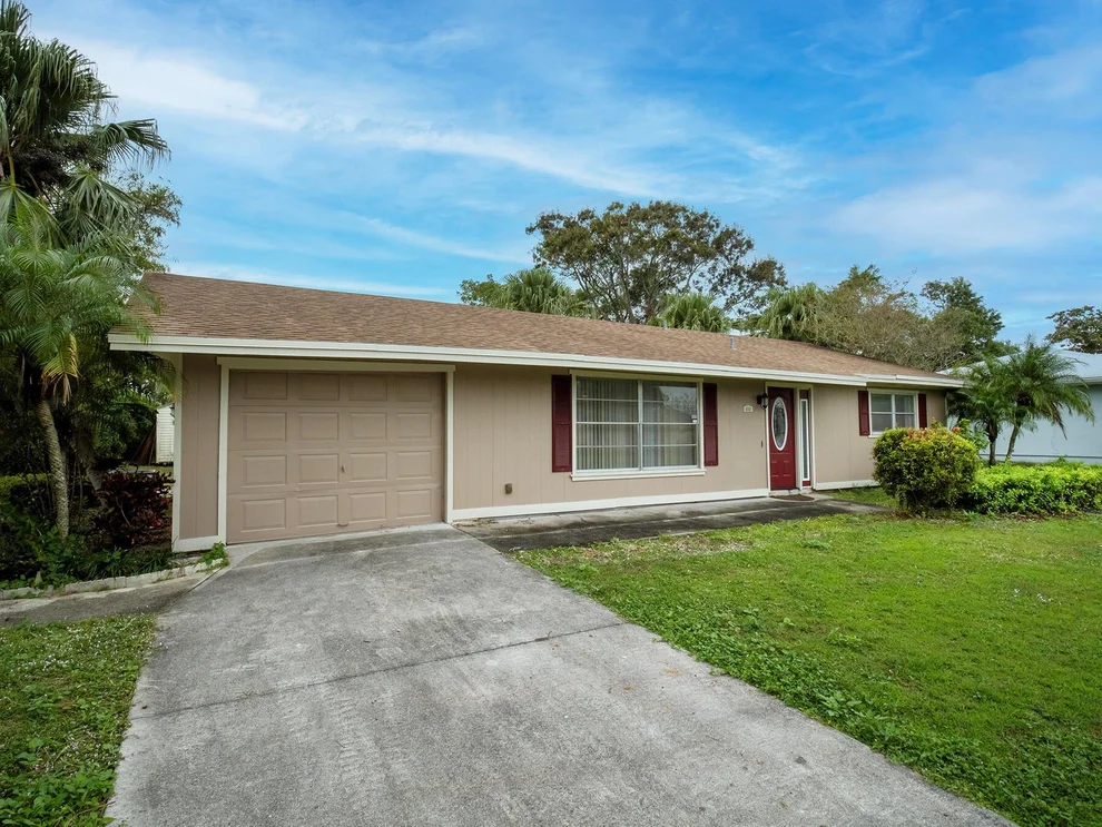 Unit for sale at 444 SE Whitmore Drive, Port St Lucie, FL 34984