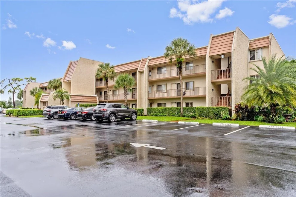 Unit for sale at 4120 Tivoli Court, Lake Worth, FL 33467