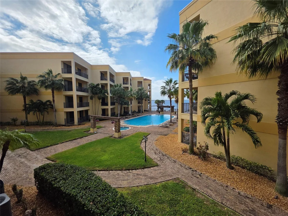 Unit for sale at 2351 Lakeview Drive, Sebring, FL 33870