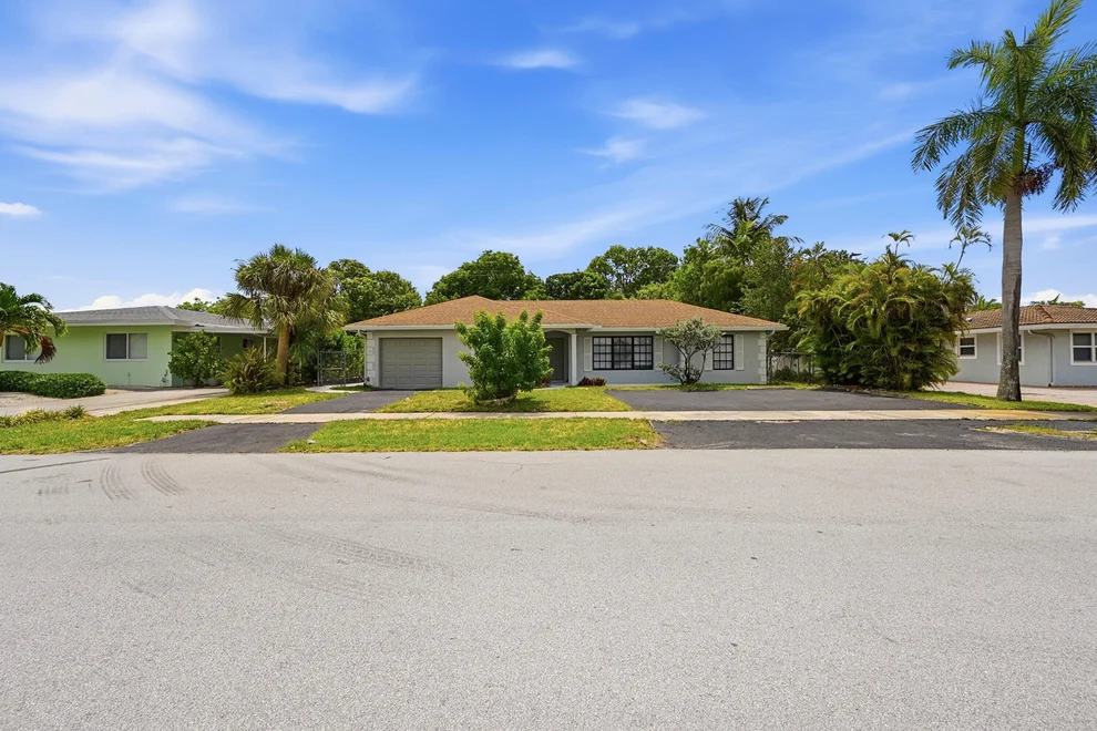 Unit for sale at 8-10 NE 9th Avenue, Deerfield Beach, FL 33441