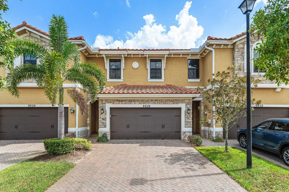 Unit for sale at 9628 Waterview Way, Parkland, FL 33076