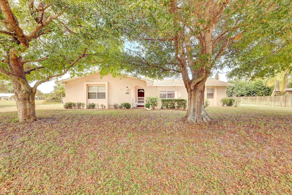 Unit for sale at 1121 SE 10th Street, Stuart, FL 34996