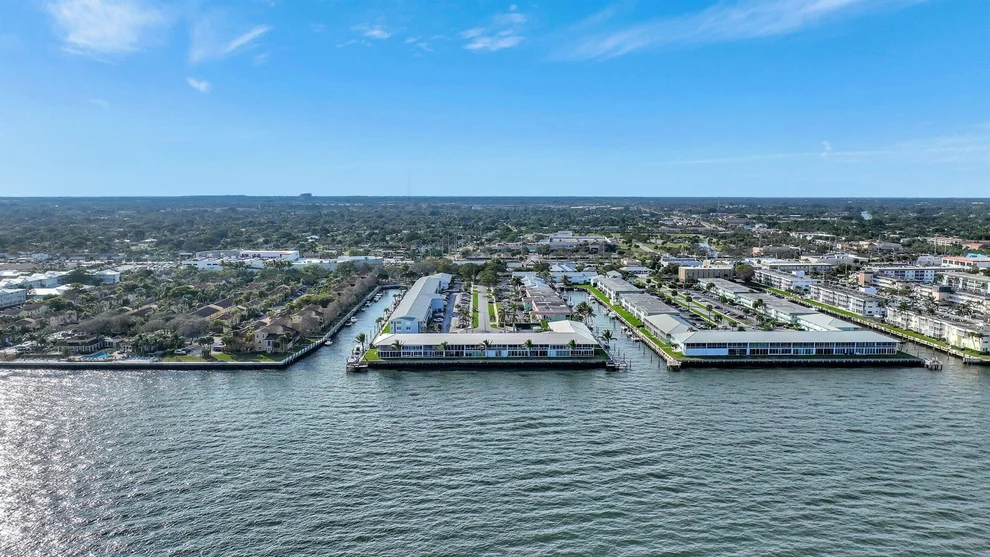 Unit for sale at 100 Lehane Terrace, North Palm Beach, FL 33408