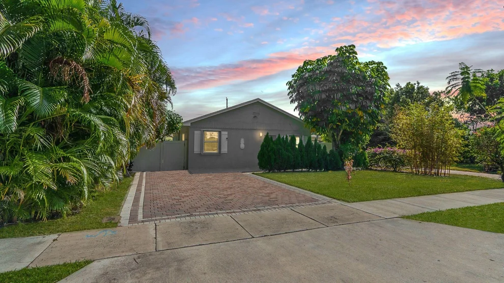 Unit for sale at 727 SE 2nd Avenue, Delray Beach, FL 33483