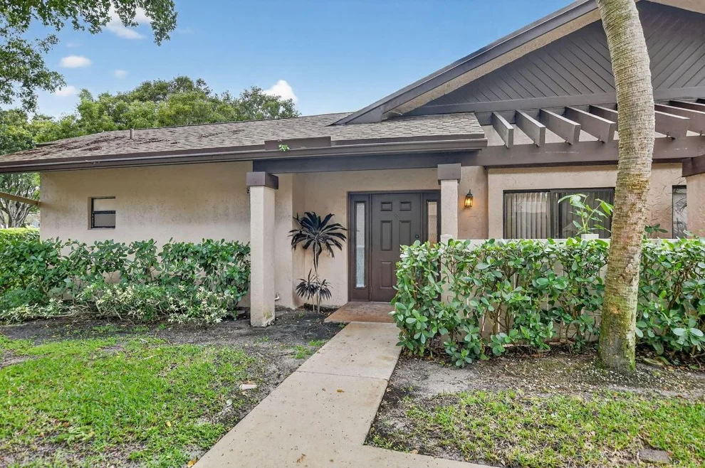 Unit for sale at 2720 Carambola Circle N, Coconut Creek, FL 33066
