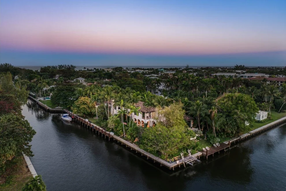 Unit for sale at 8 Driftwood Landing, Gulf Stream, FL 33483