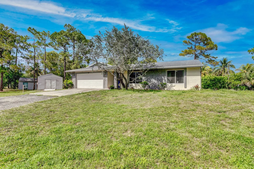 Unit for sale at 13501 72nd Court N, The Acreage, FL 33412
