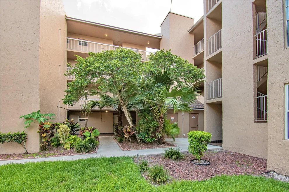 Unit for sale at 9410 Tangerine Place, Davie, FL 33324