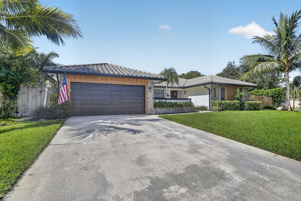 Unit for sale at 9680 NW 10th Court, Plantation, FL 33322