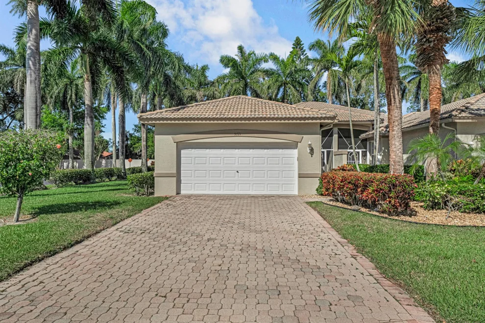 Unit for sale at 9771 Crescent View Drive S, Boynton Beach, FL 33437