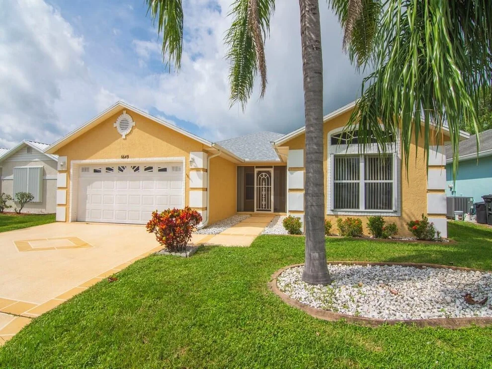 Unit for sale at 6649 Alemendra, Fort Pierce, FL 34951