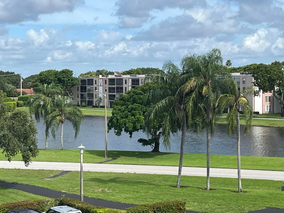 Unit for sale at 7310 Ashford Place, Delray Beach, FL 33446