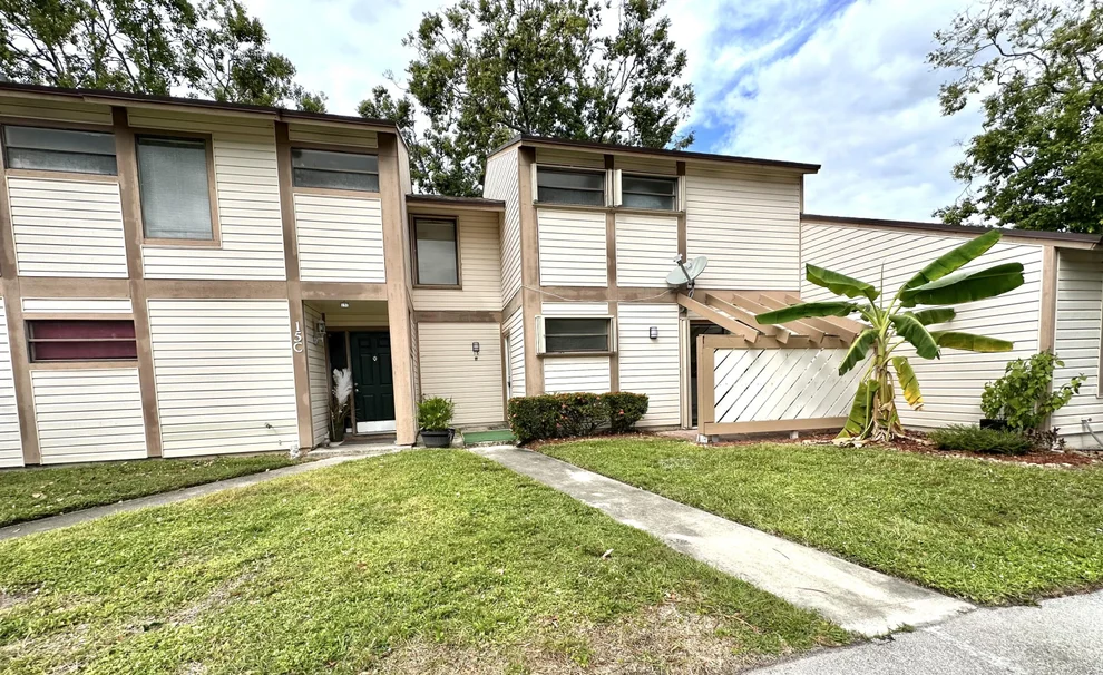 Unit for sale at 132 Sherwood Circle, Jupiter, FL 33458