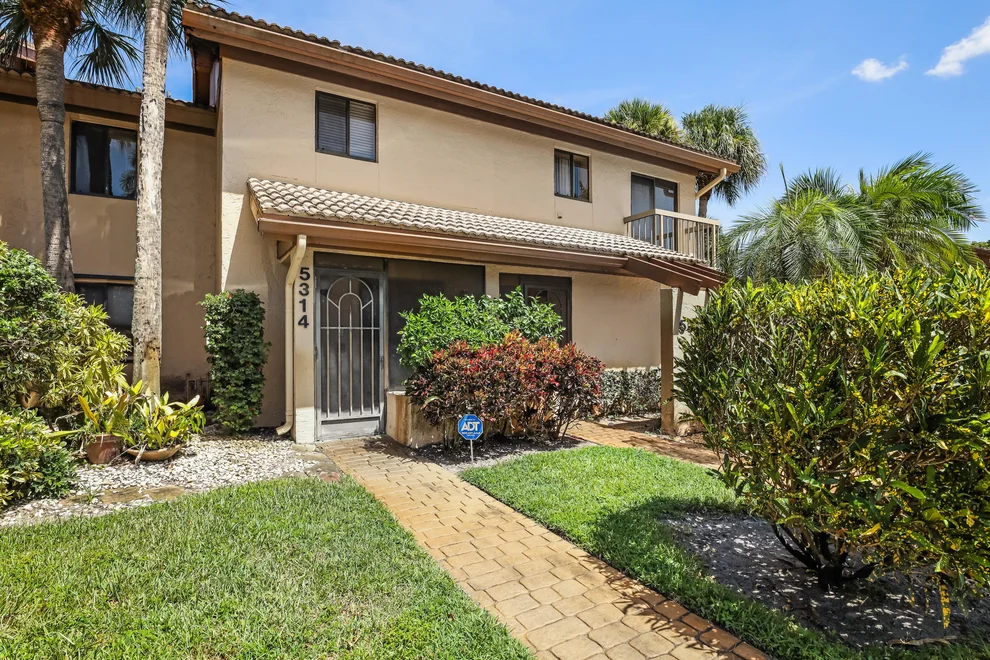 Unit for sale at 5314 Fountains Drive S, Lake Worth, FL 33467
