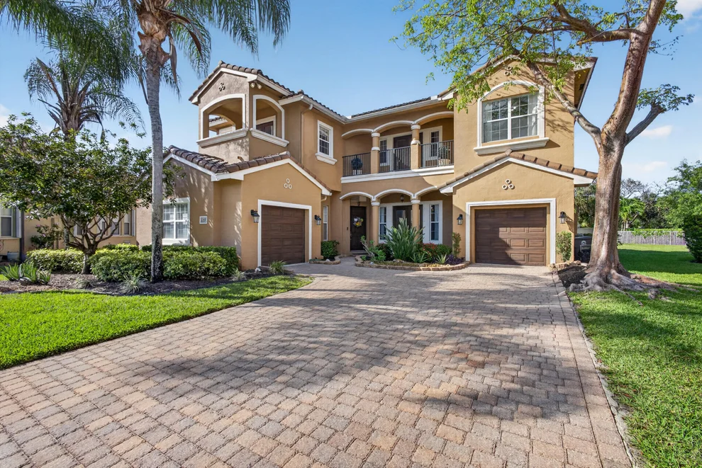 Unit for sale at 659 Cresta Circle, West Palm Beach, FL 33413