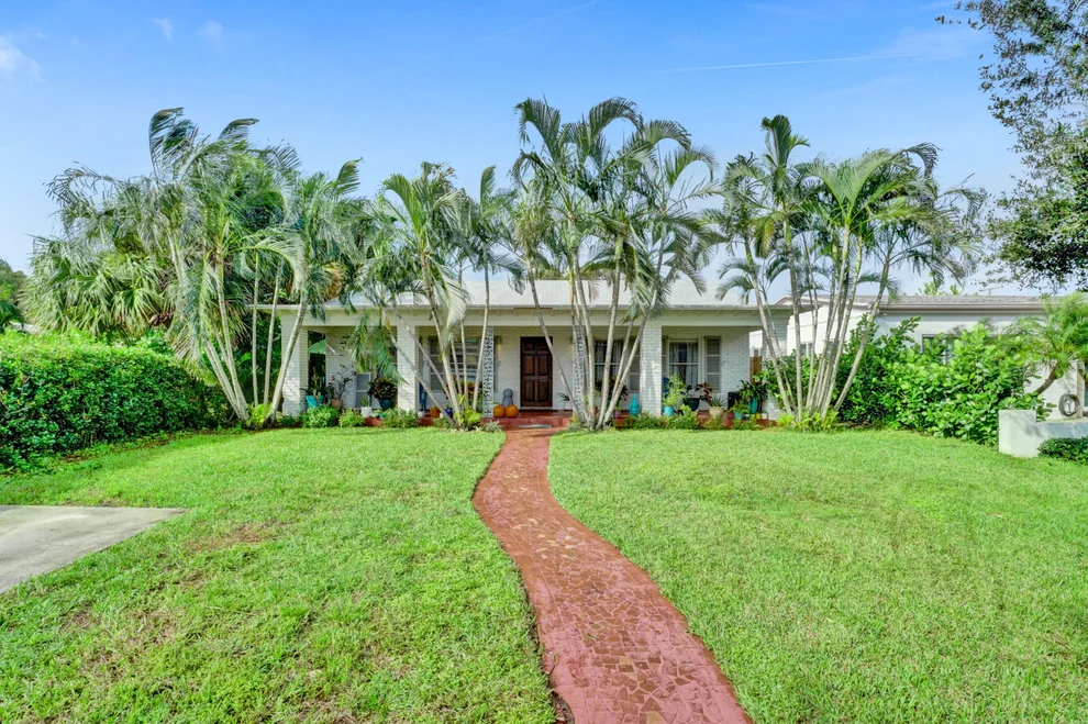 Unit for sale at 1015 S Palmway, Lake Worth Beach, FL 33460