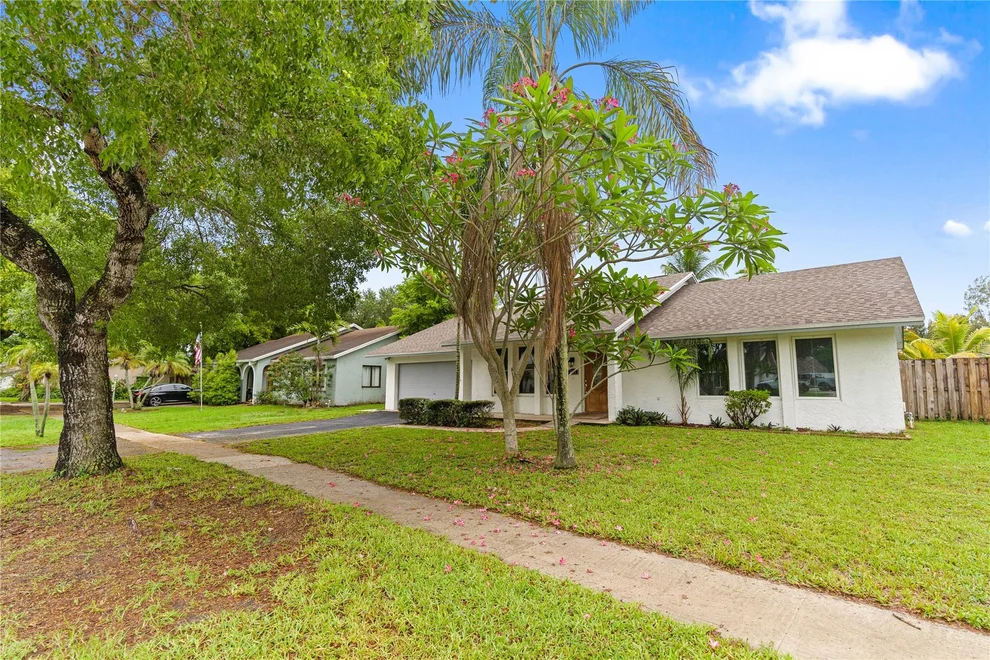 Unit for sale at 5005 SW 87th Avenue, Cooper City, FL 33328
