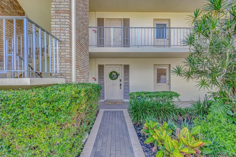 Unit for sale at 5560 Tamberlane Circle, Palm Beach Gardens, FL 33418