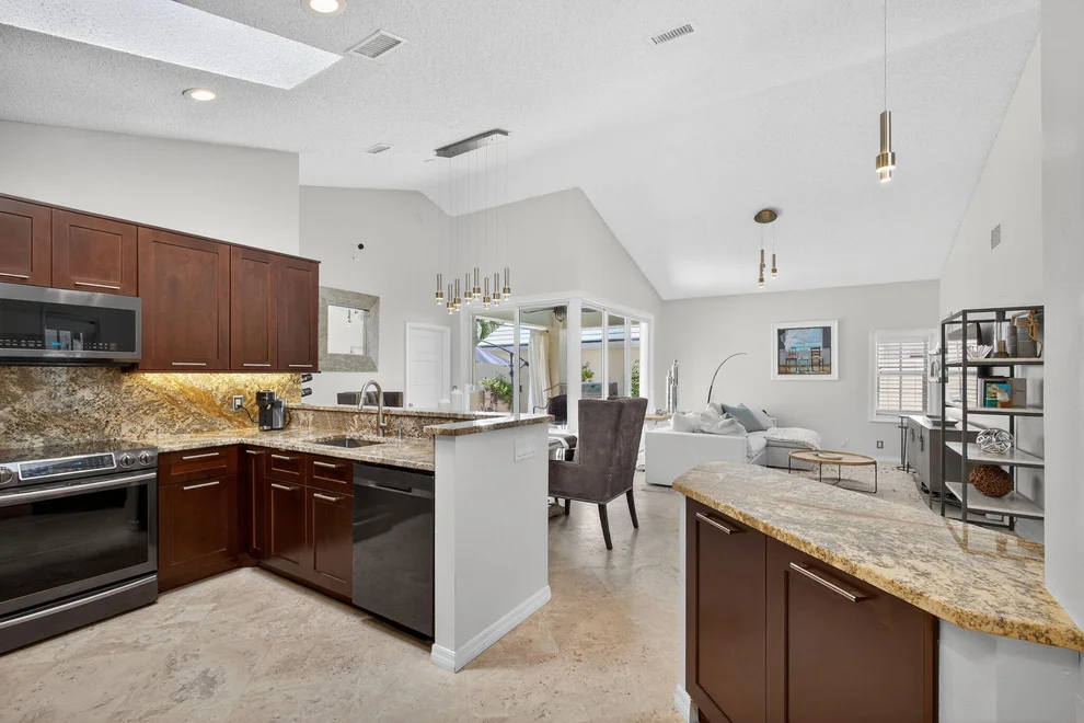Unit for sale at 31 Windsor Lane, Palm Beach Gardens, FL 33418
