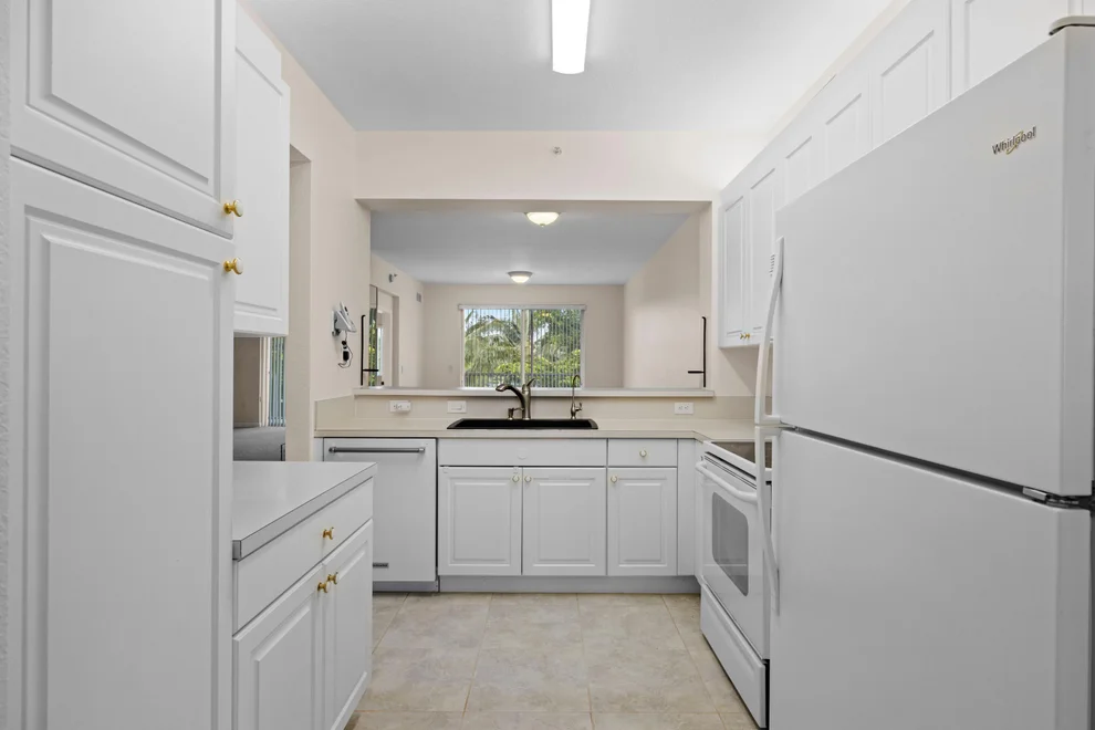 Unit for sale at 7715 Yardley Drive, Tamarac, FL 33321