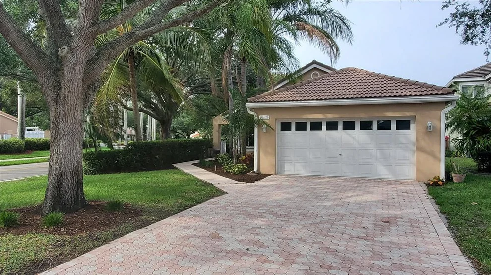 Unit for sale at 10081 NW 3rd Street, Plantation, FL 33324