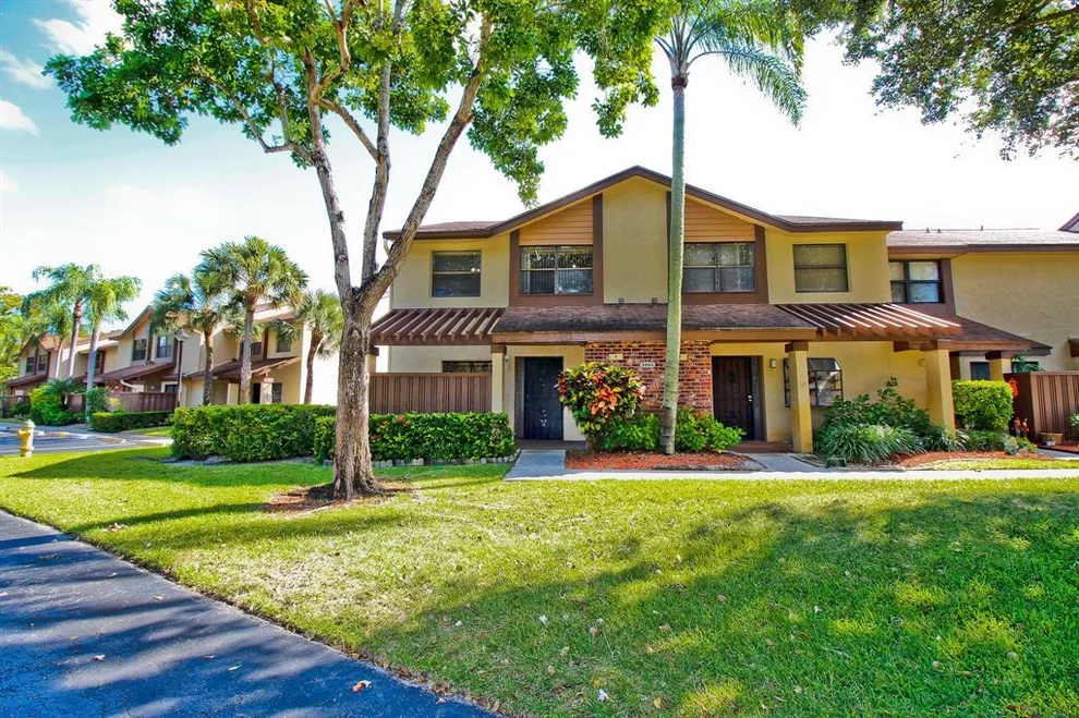 Unit for sale at 3965-A Cocoplum Circle, Coconut Creek, FL 33063