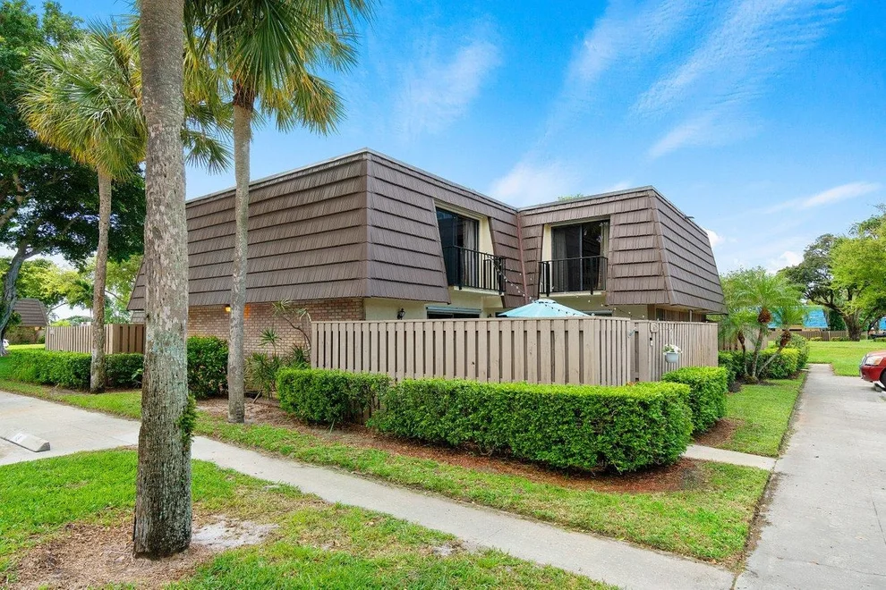 Unit for sale at 625 6th Court Court, Palm Beach Gardens, FL 33410