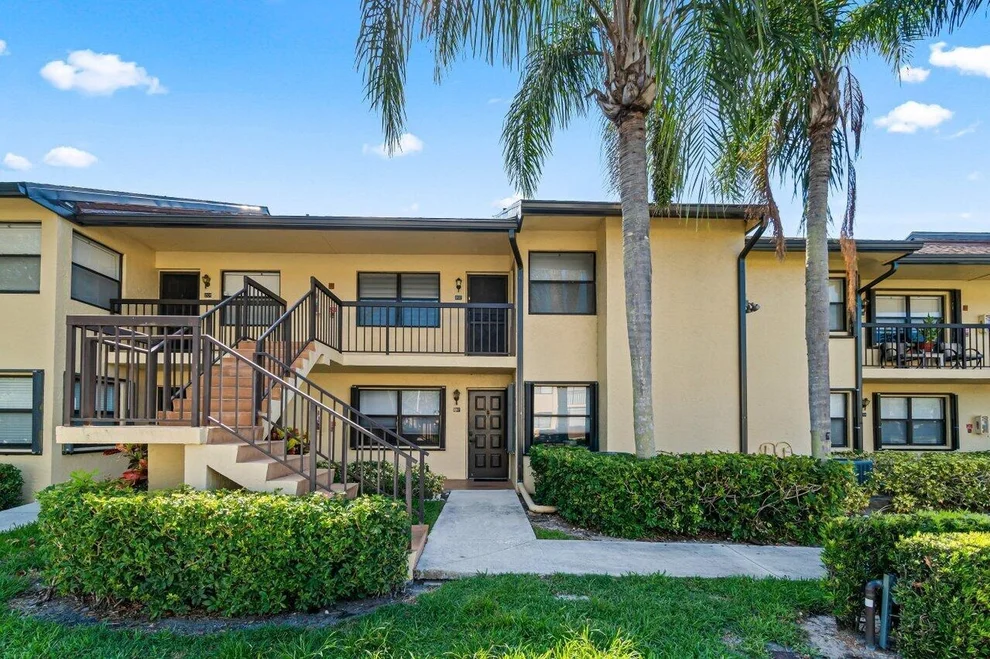 Unit for sale at 4711 Lucerne Lakes Boulevard E, Lake Worth, FL 33467