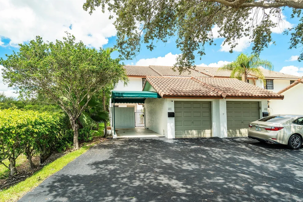 Unit for sale at 601 NE 19 Avenue, Deerfield Beach, FL 33441