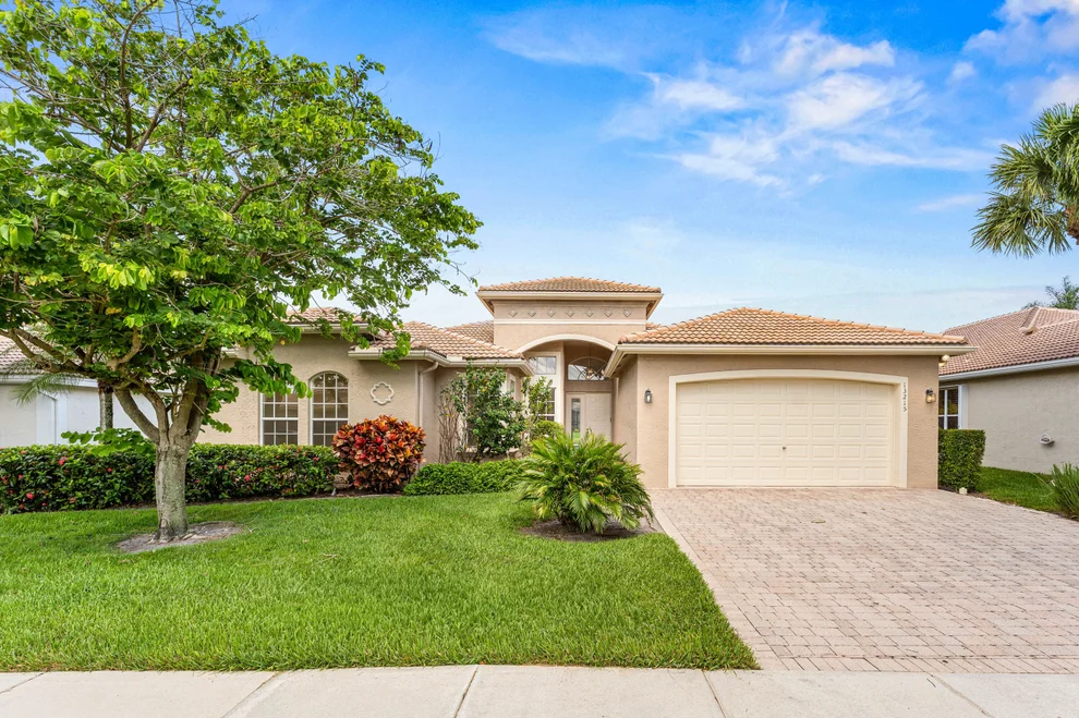 Unit for sale at 13215 Alhambra Lake Circle, Delray Beach, FL 33446