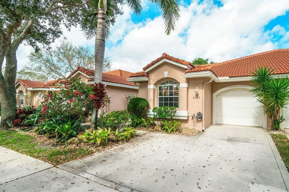 Unit for sale at 8279 Via Di Veneto, Boca Raton, FL 33496