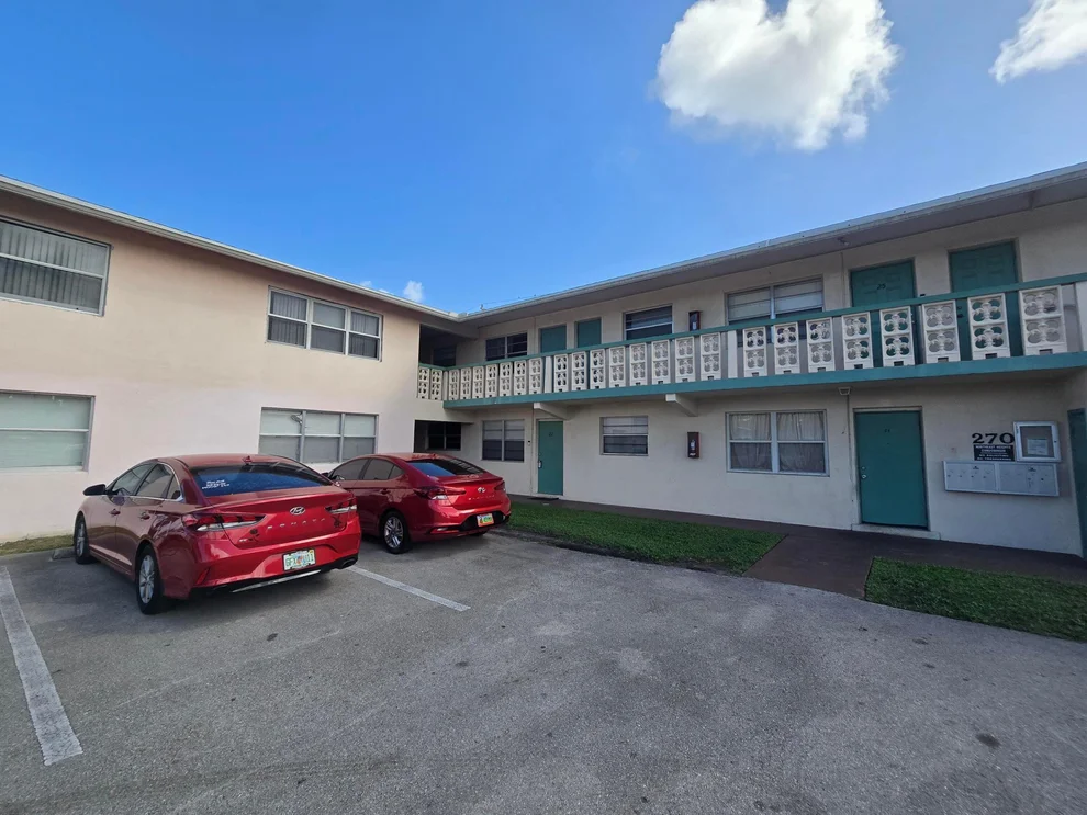 Unit for sale at 270 NE 40th Street NE, Oakland Park, FL 33334