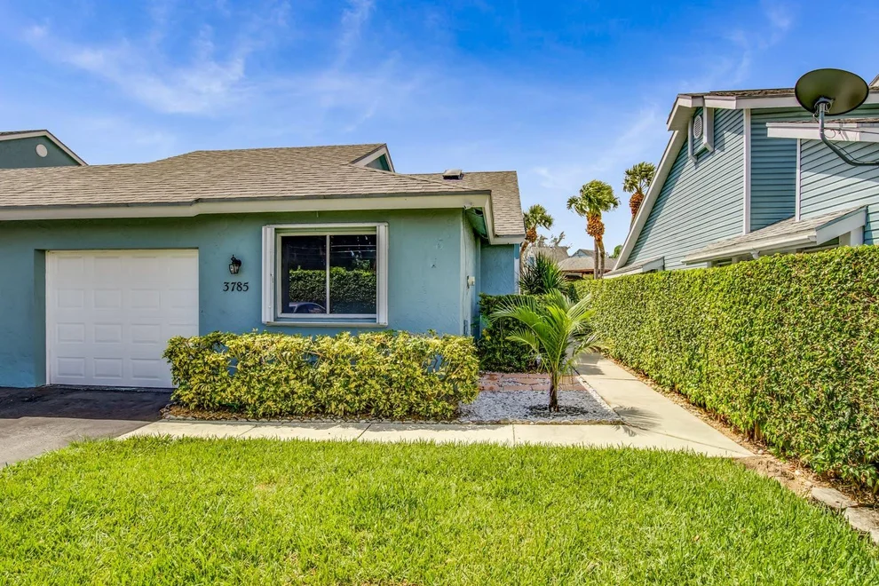 Unit for sale at 3785 Island Club Circle E, Lake Worth, FL 33462